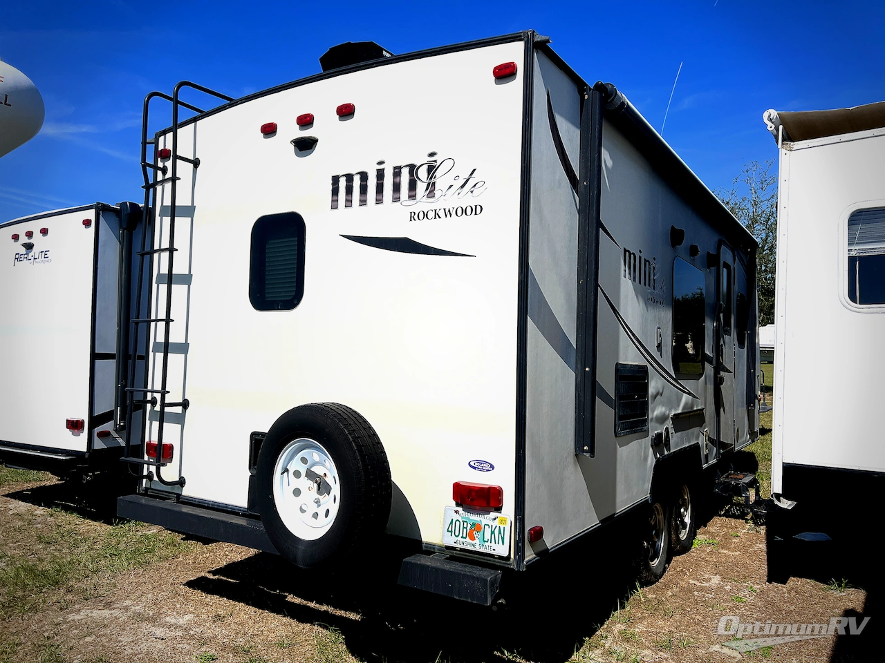 2016 Forest River Rockwood Mini Lite 2304 Photo 3