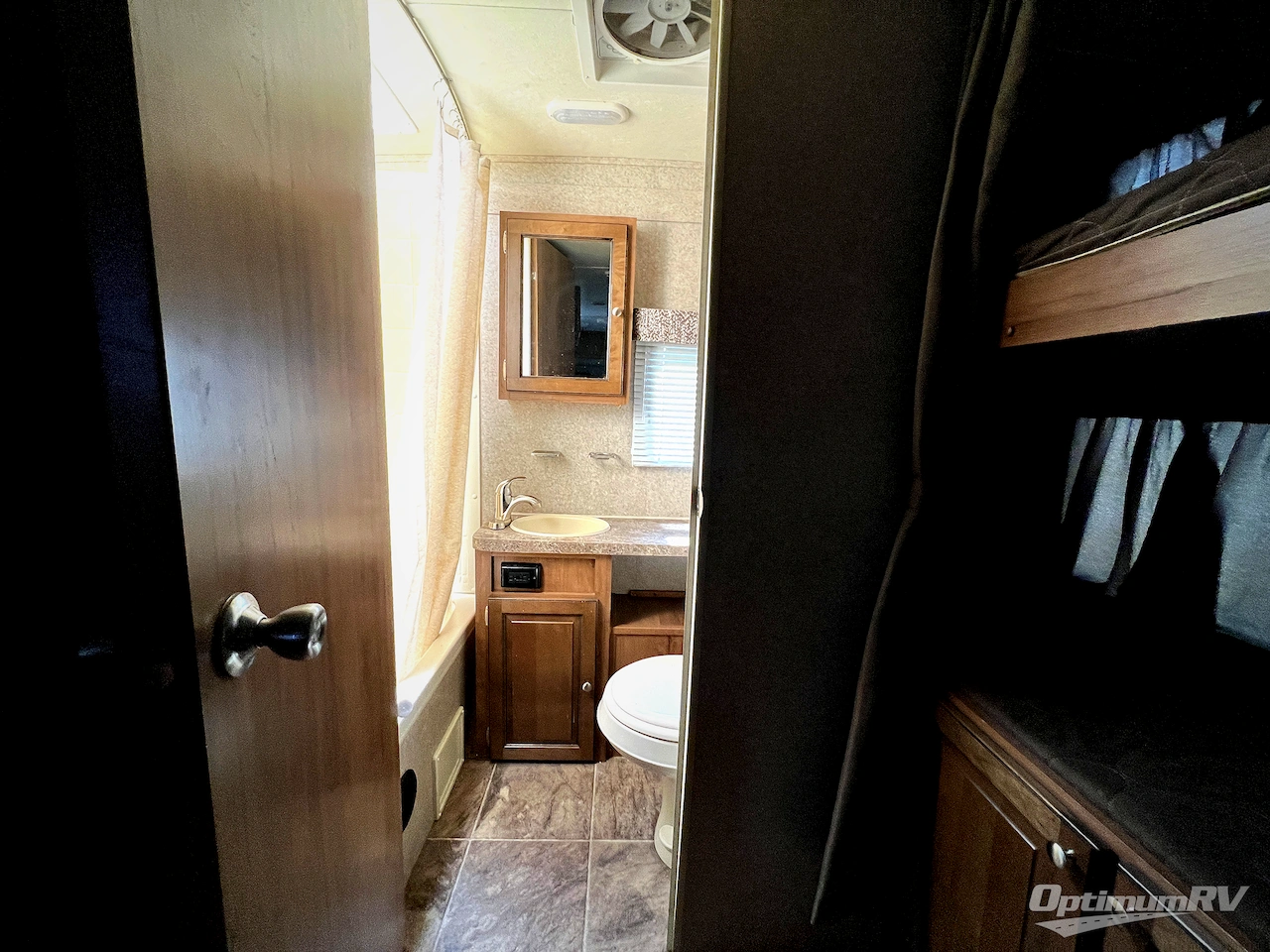 2016 Forest River Rockwood Mini Lite 2304 Photo 14