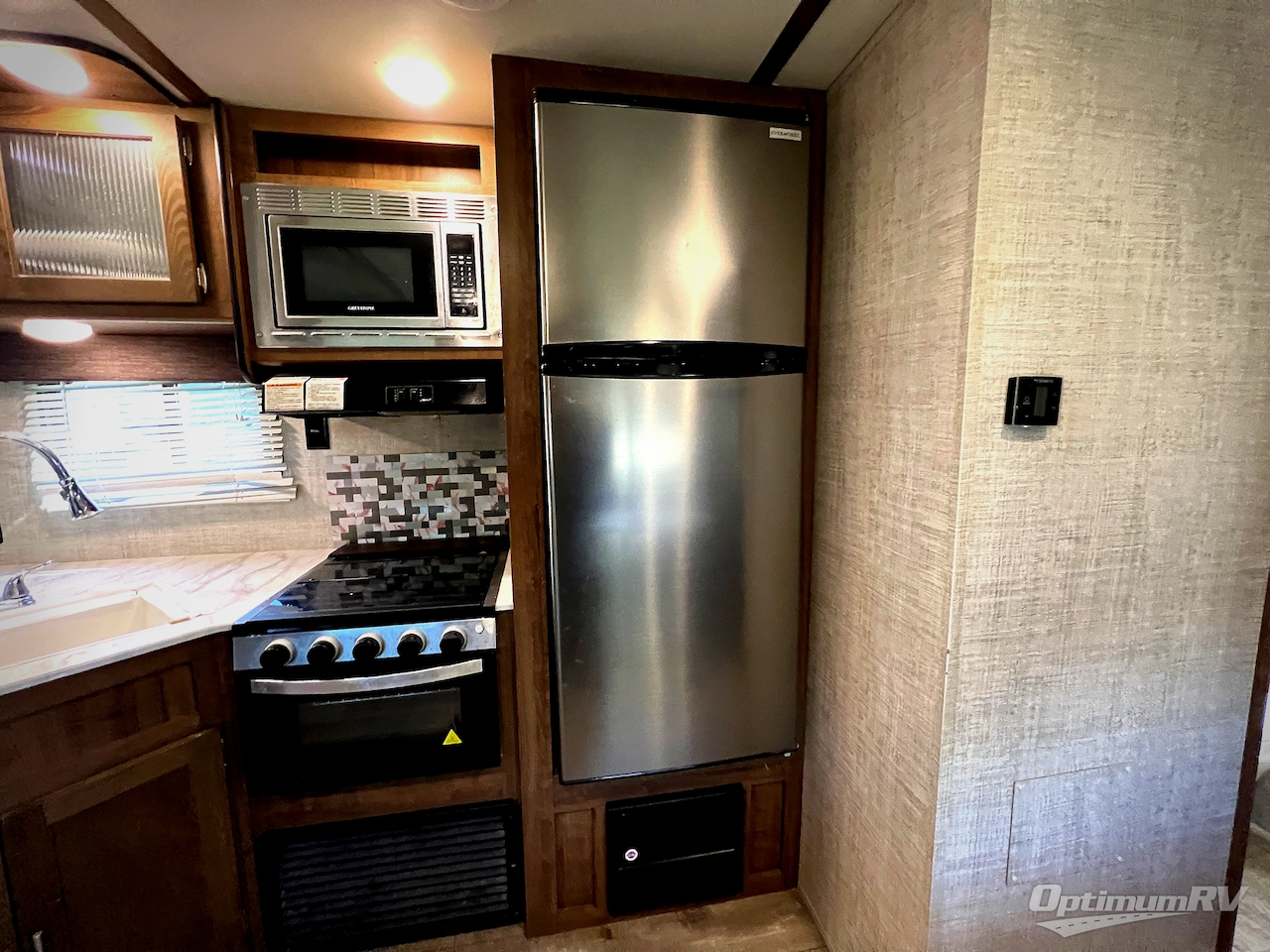 2020 Gulf Stream Kingsport 301TB Photo 13