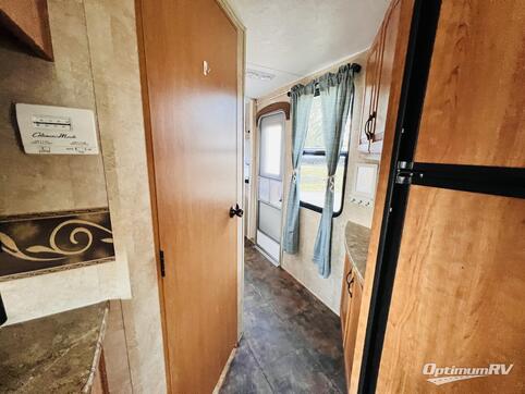 2011 Keystone Sprinter 276RLS RV Photo 4