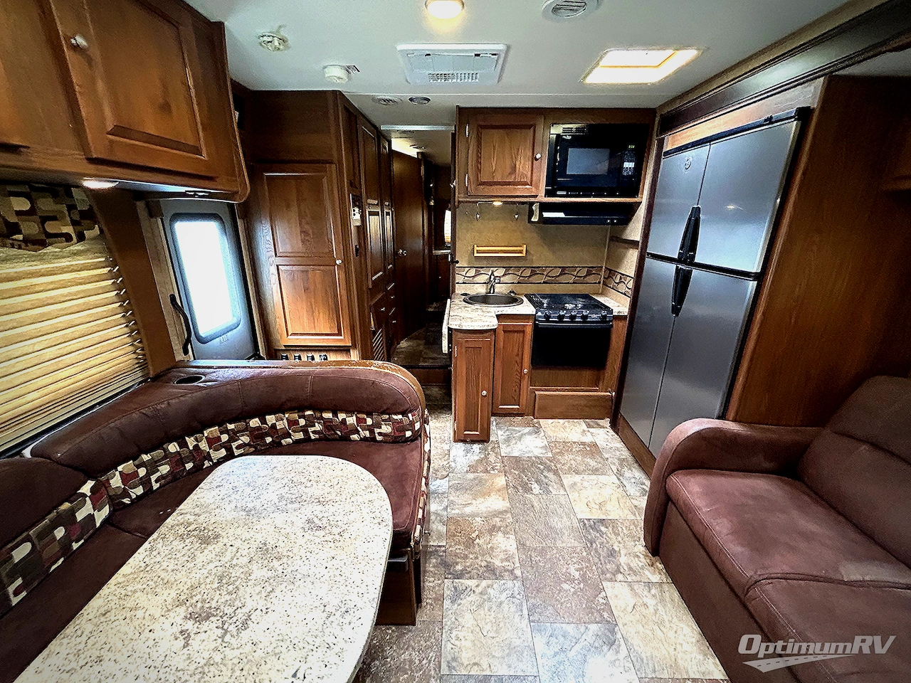 2015 Coachmen Leprechaun 260DS Ford 450 Photo 4
