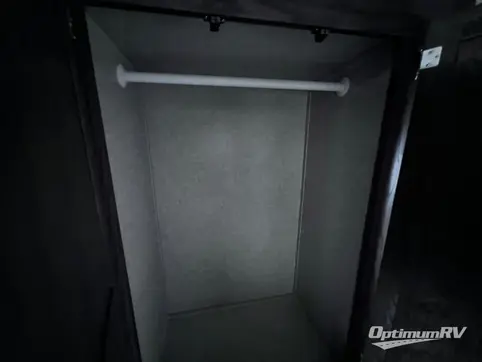 2018 Forest River Rockwood Ultra Lite 2902WS RV Photo 4