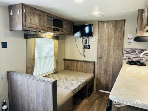 2018 Palomino Puma XLE Lite 18FBC RV Photo 3