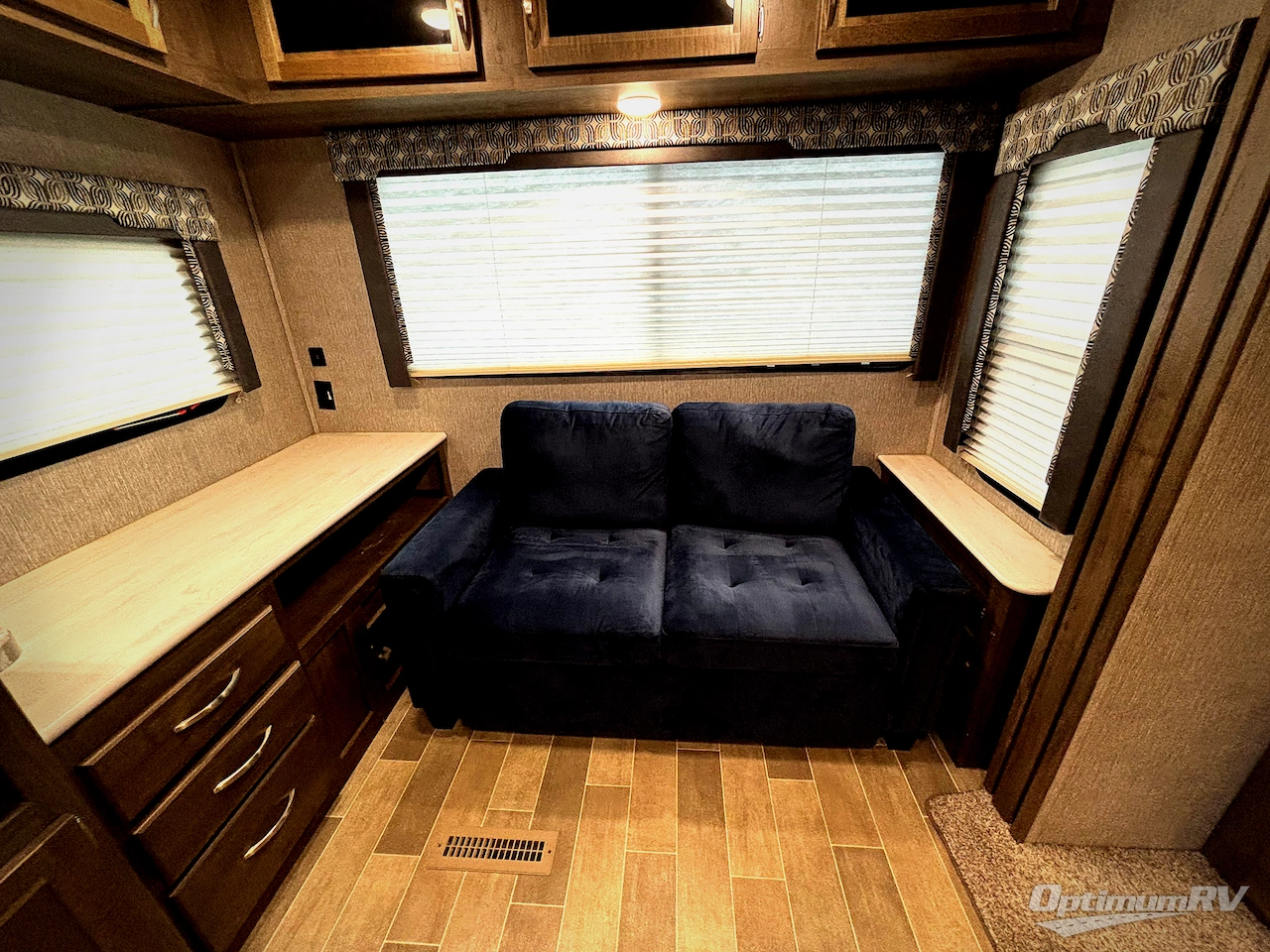 2020 Dutchmen Coleman Light 2515RL Photo 6
