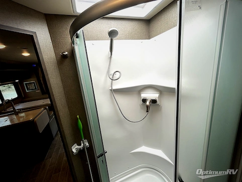 2022 Thor Omni RS36 RV Photo 4