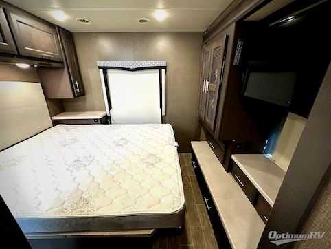 2022 Thor Omni RS36 RV Photo 4