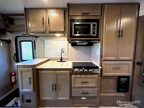 2022 Coachmen Freelander 22XG Ford 350 RV Photo 2