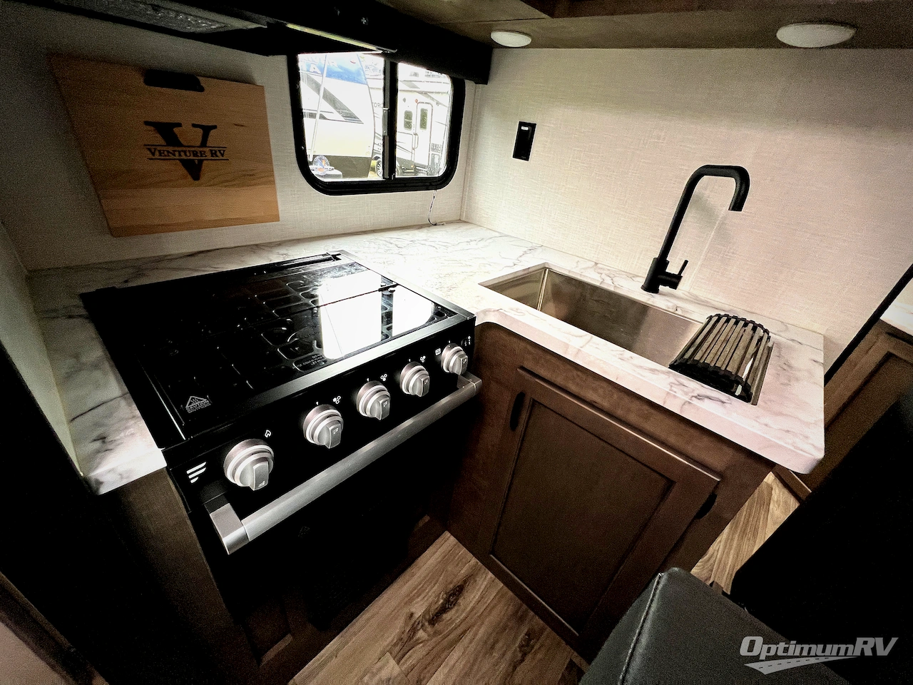 2023 Venture Sonic SN241VFL Photo 8