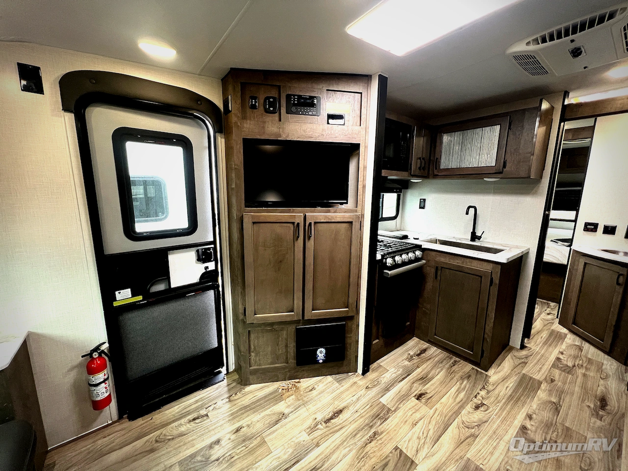 2023 Venture Sonic SN241VFL Photo 8