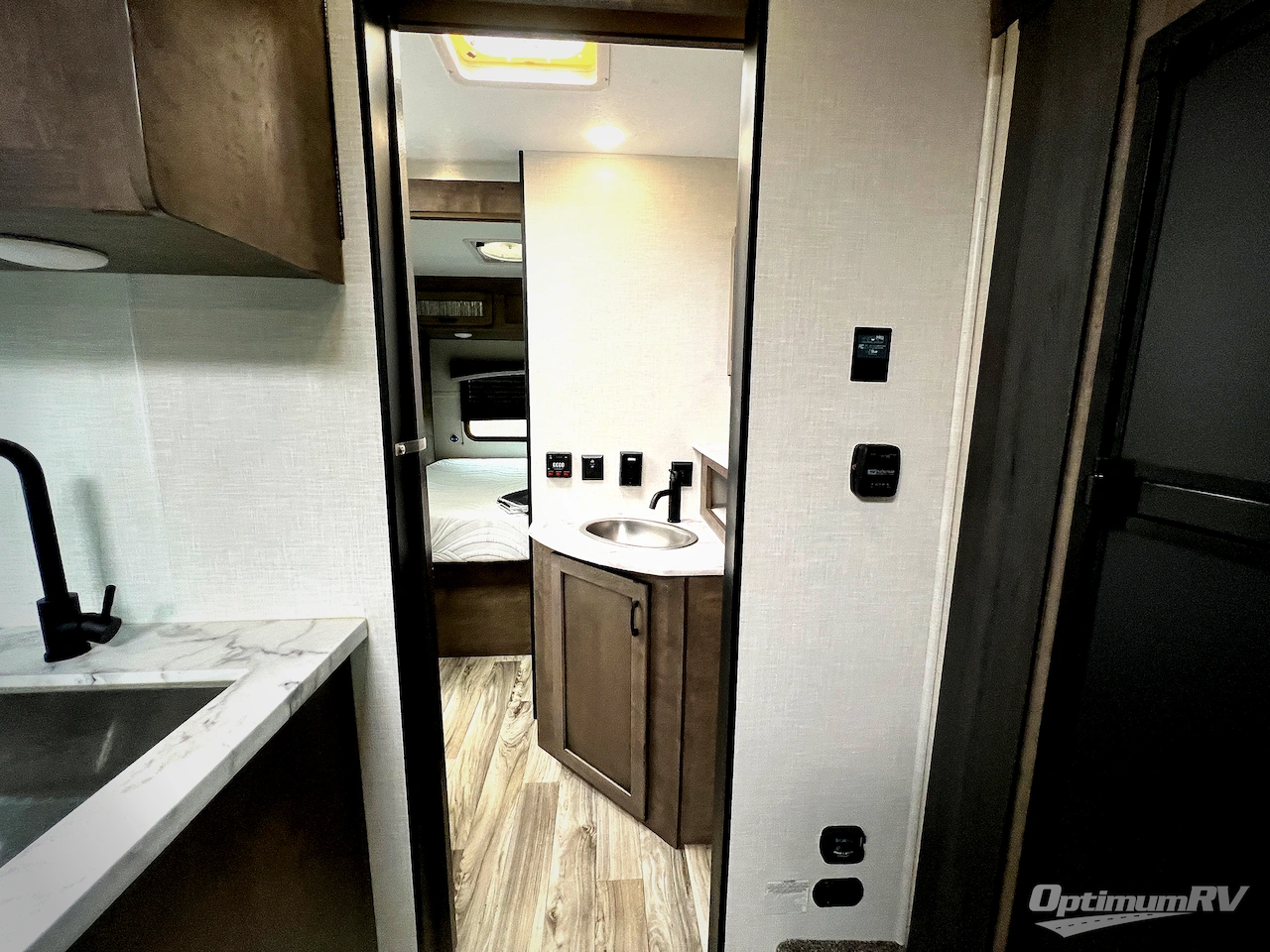 2023 Venture Sonic SN241VFL Photo 14