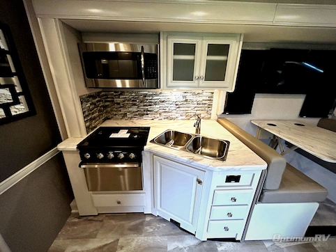 2021 Holiday Rambler Admiral 28A RV Photo 2