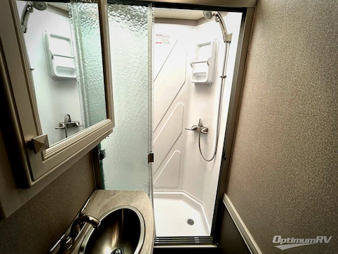2021 Holiday Rambler Admiral 28A RV Photo 4