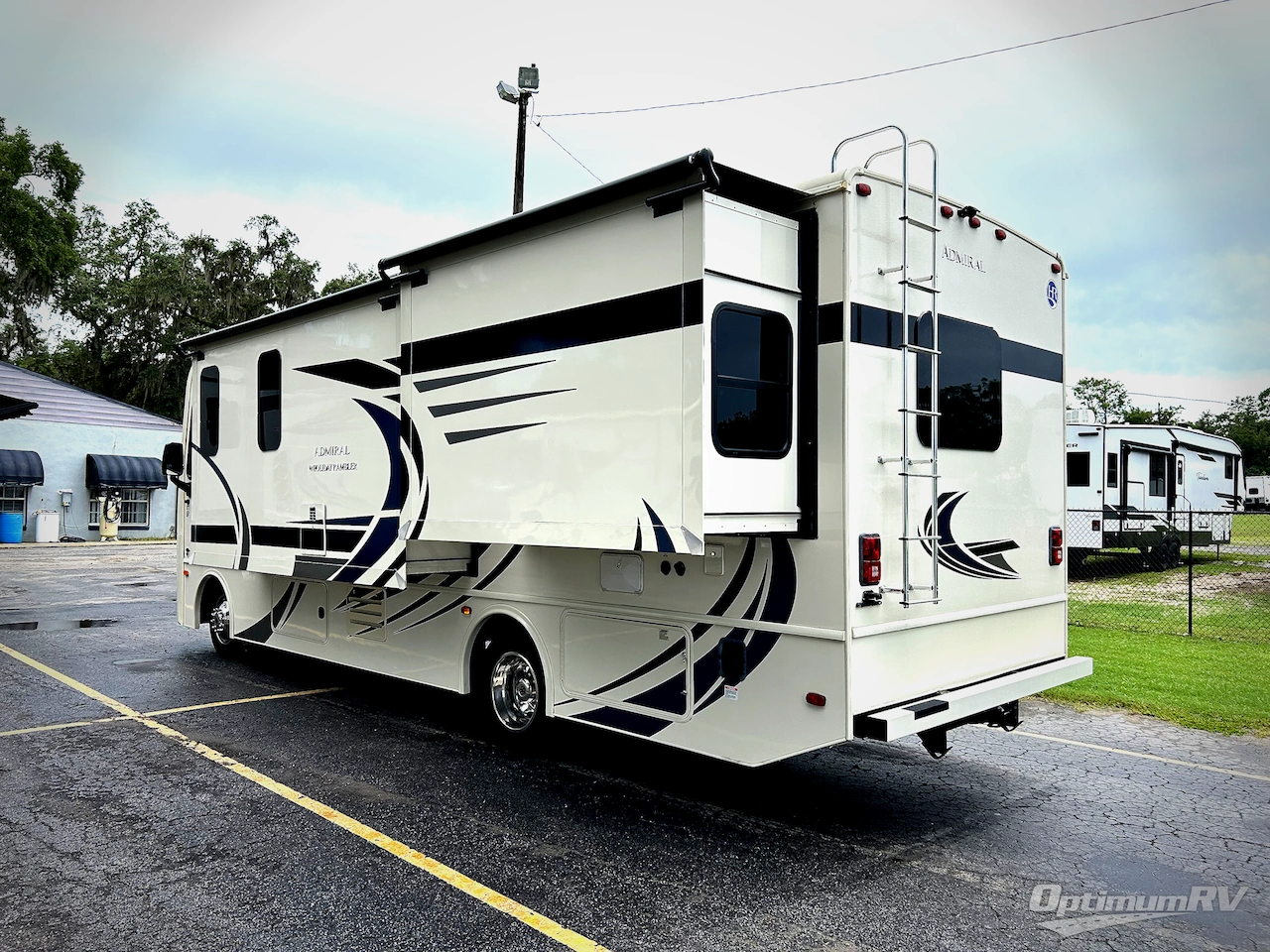2021 Holiday Rambler Admiral 28A Photo 3