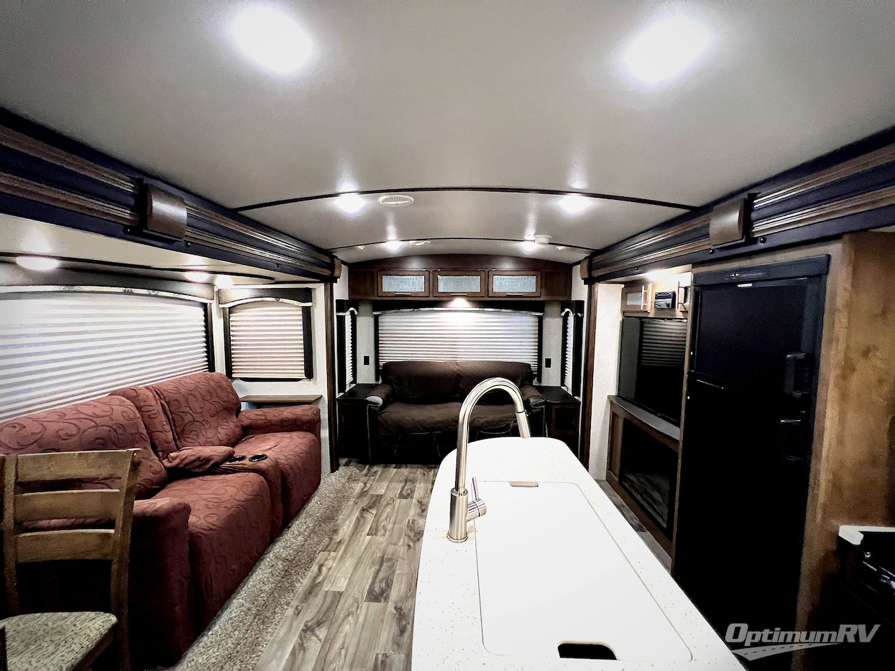 2018 Keystone Cougar Half-Ton Series 32RLI Photo 4