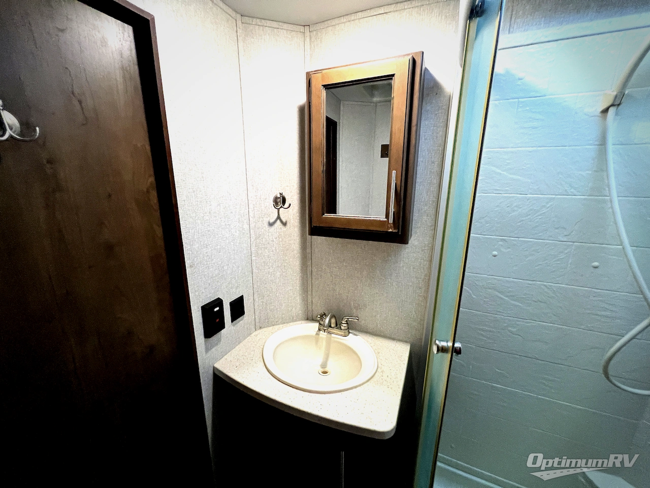 2018 Keystone Cougar Half-Ton Series 32RLI Photo 17