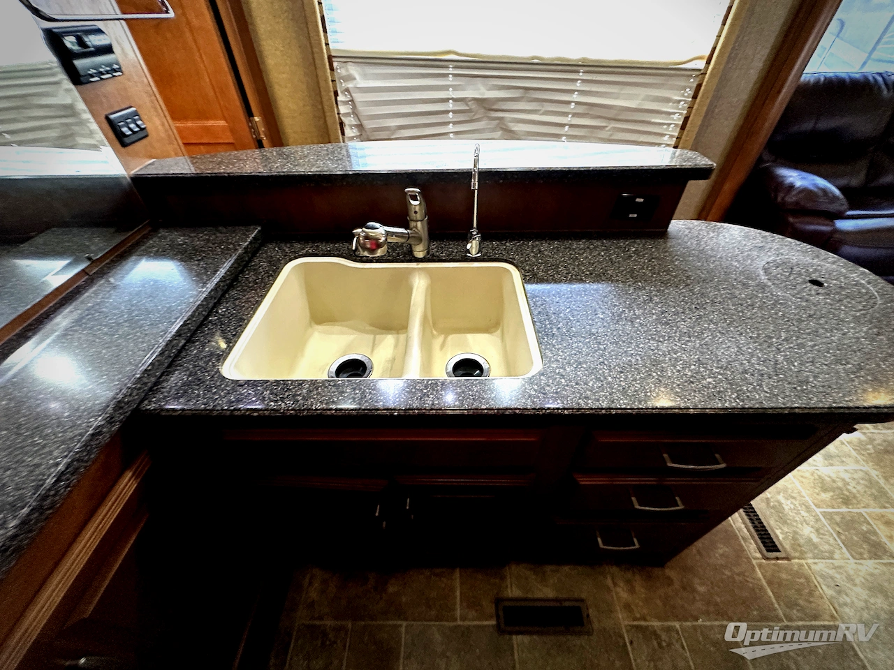 2014 Thor Challenger 37GT Photo 14