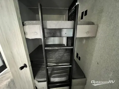 2022 East To West Della Terra 271BH RV Photo 4