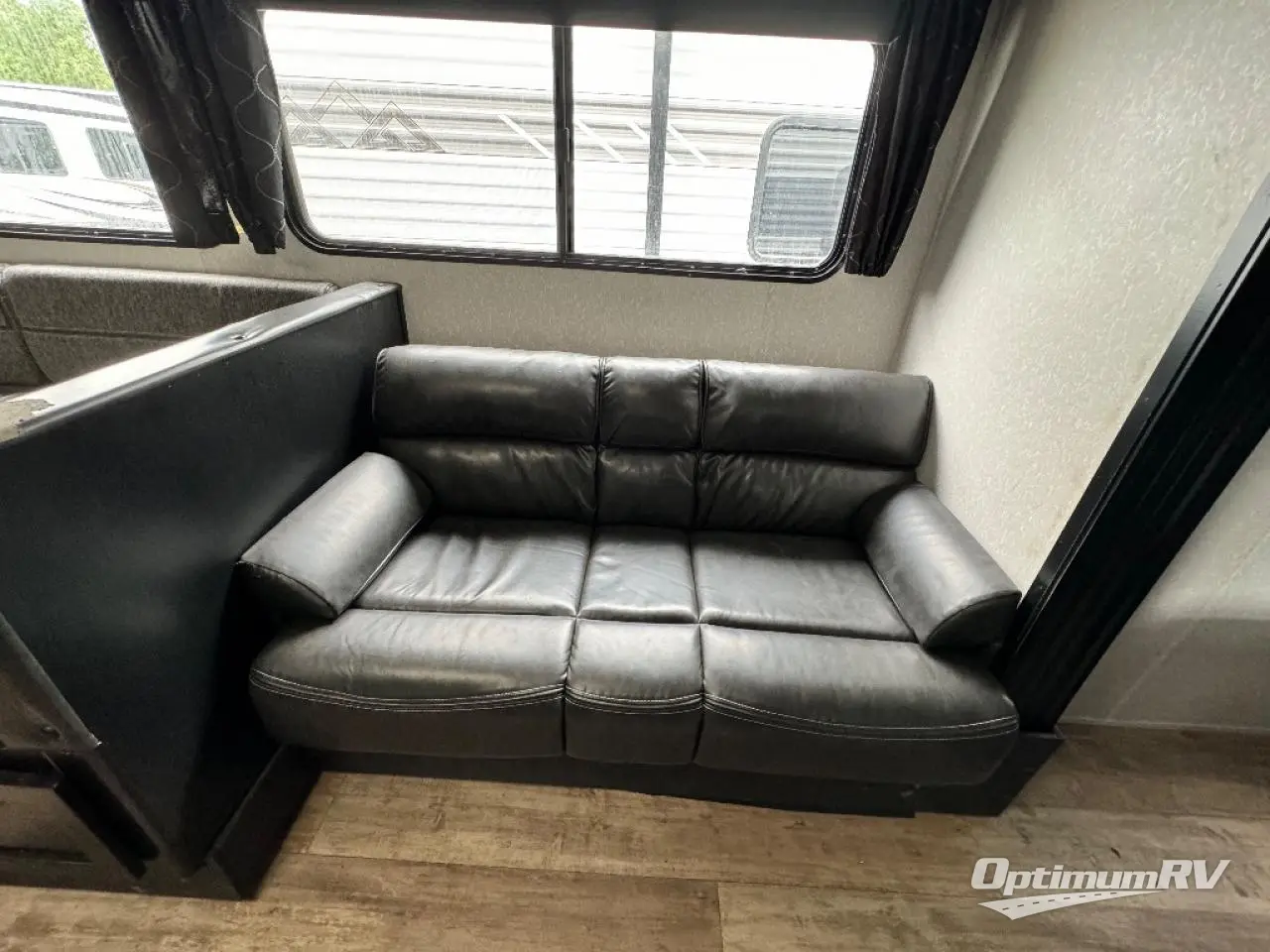 2022 Forest River Cherokee Grey Wolf 26DBH Photo 6