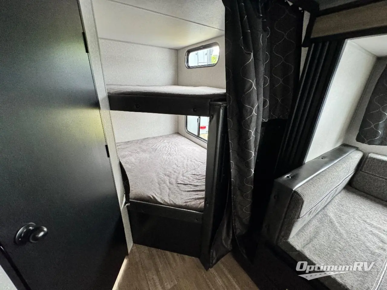 2022 Forest River Cherokee Grey Wolf 26DBH Photo 10