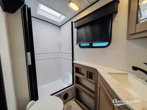 2021 Cruiser Twilight Signature TWS 2800 RV Photo 3