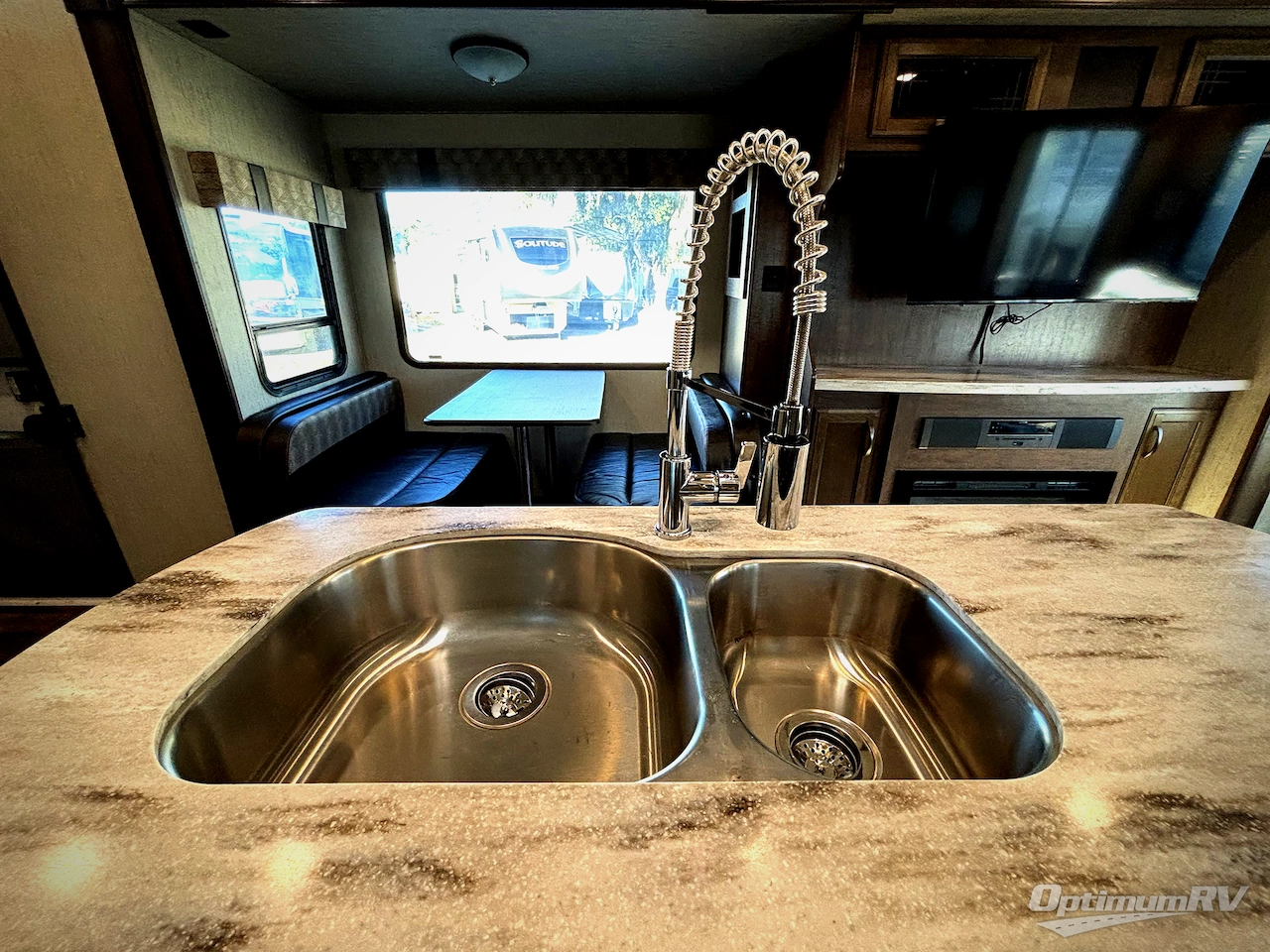 2019 Forest River Sandpiper 372LOK Photo 20