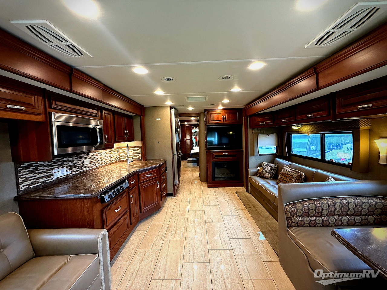 2017 Forest River Berkshire XL 40BH Photo 5