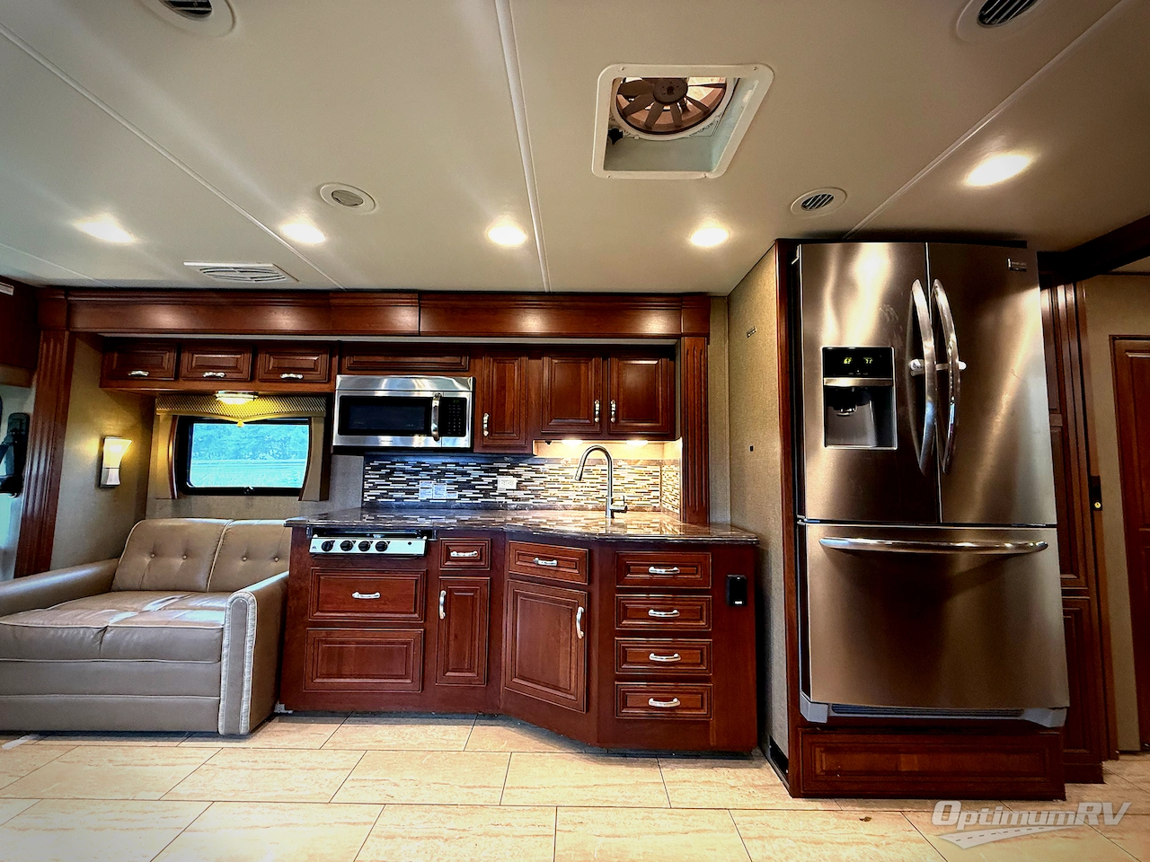 2017 Forest River Berkshire XL 40BH Photo 10