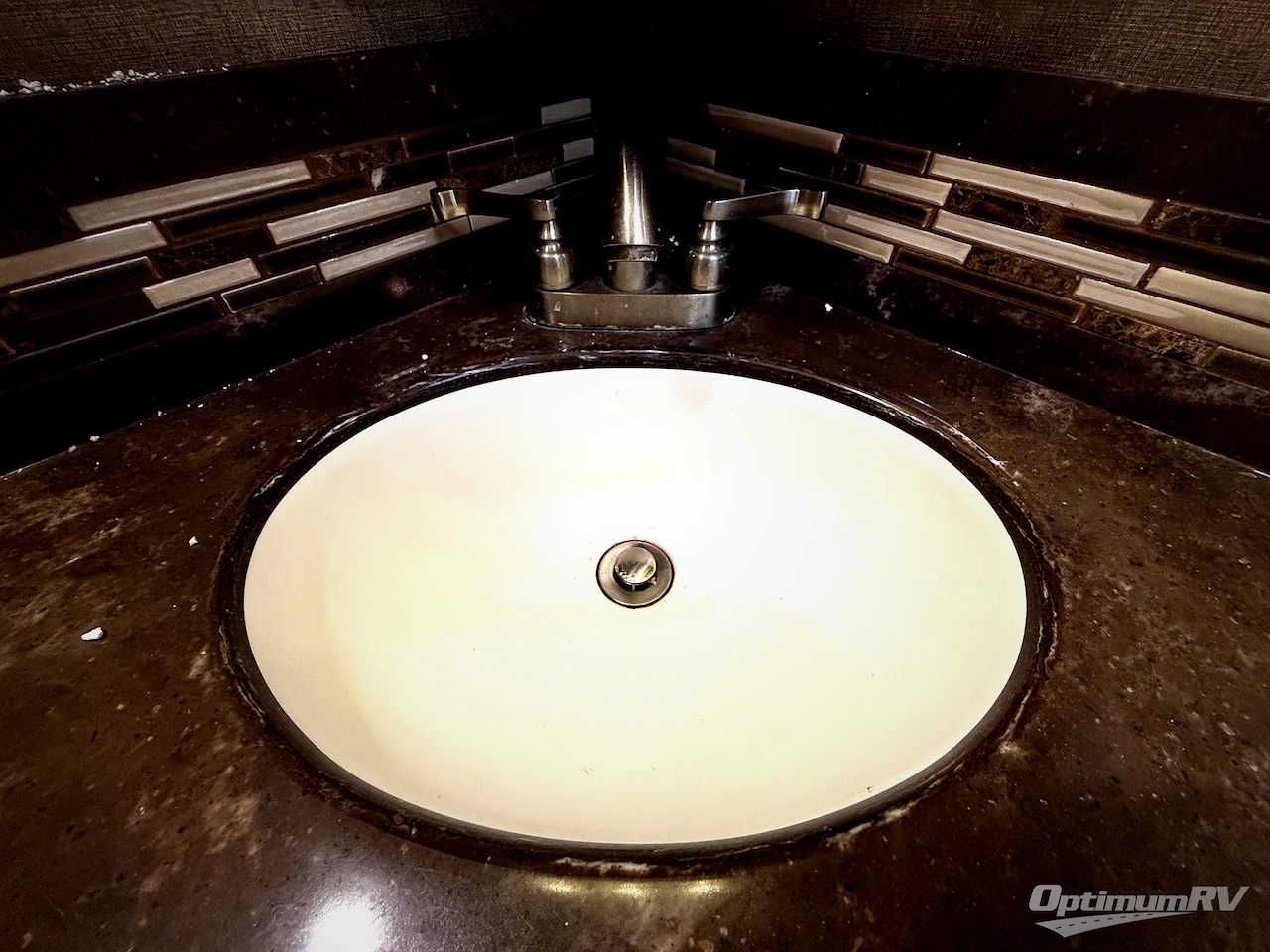 2017 Forest River Berkshire XL 40BH Photo 17