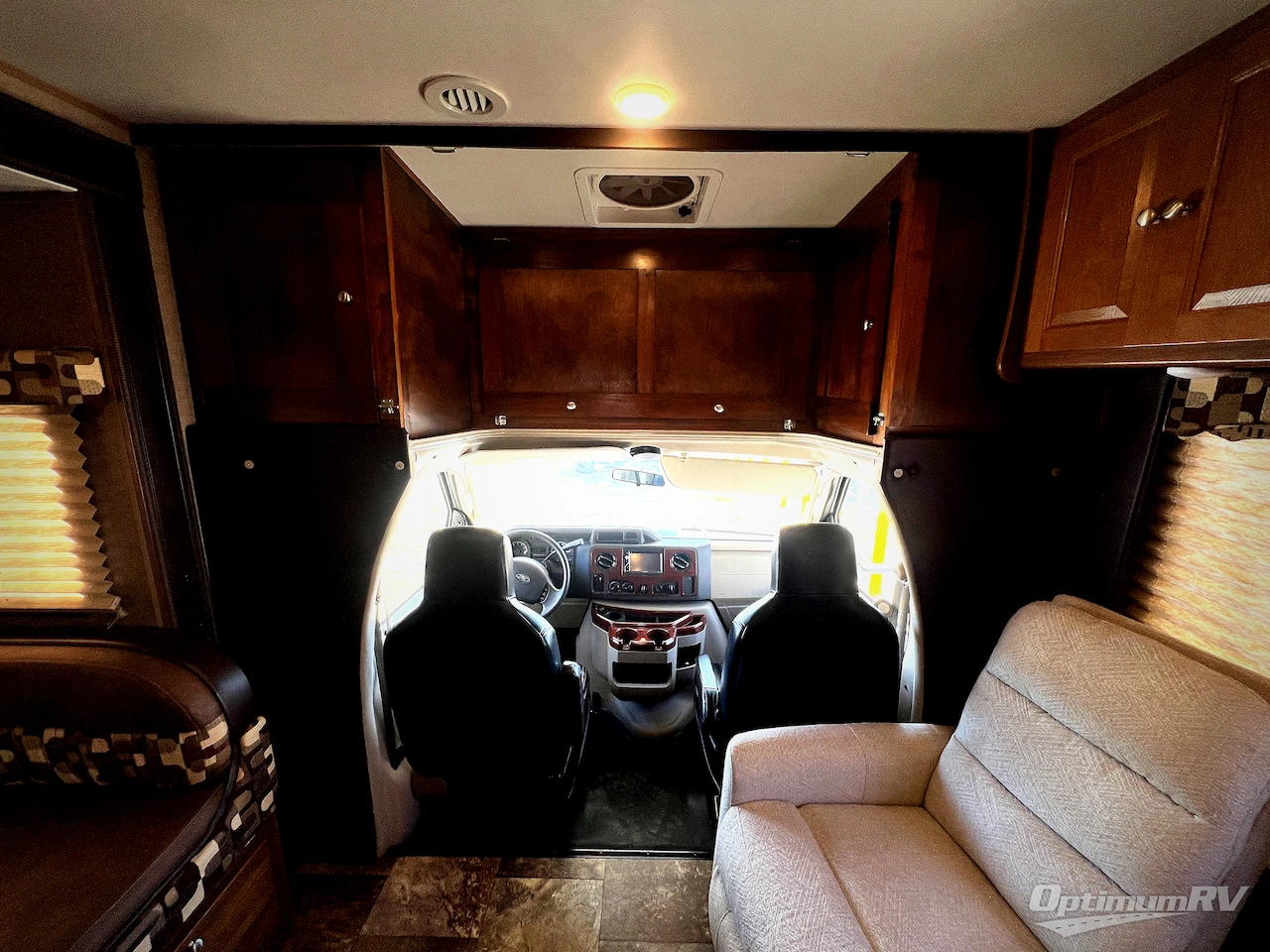 2017 Coachmen Leprechaun 240FS Ford 450 Photo 6
