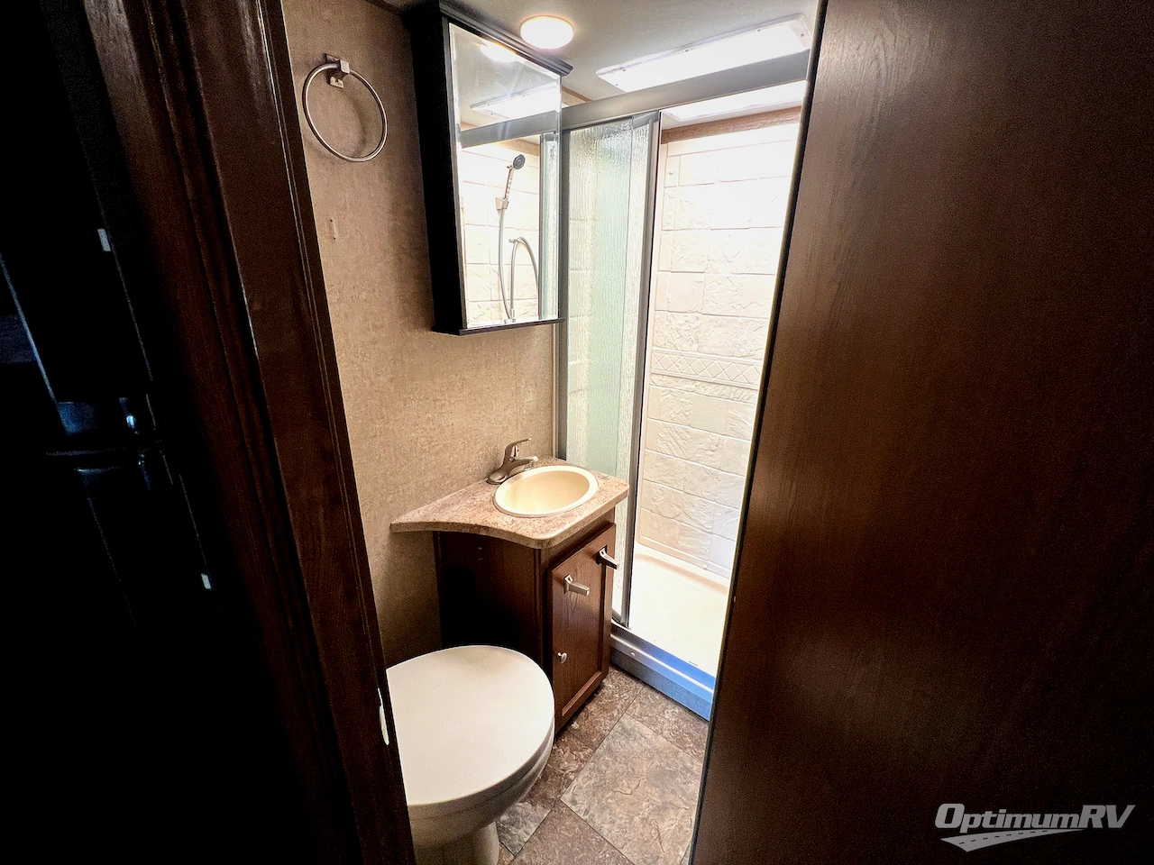 2017 Coachmen Leprechaun 240FS Ford 450 Photo 20