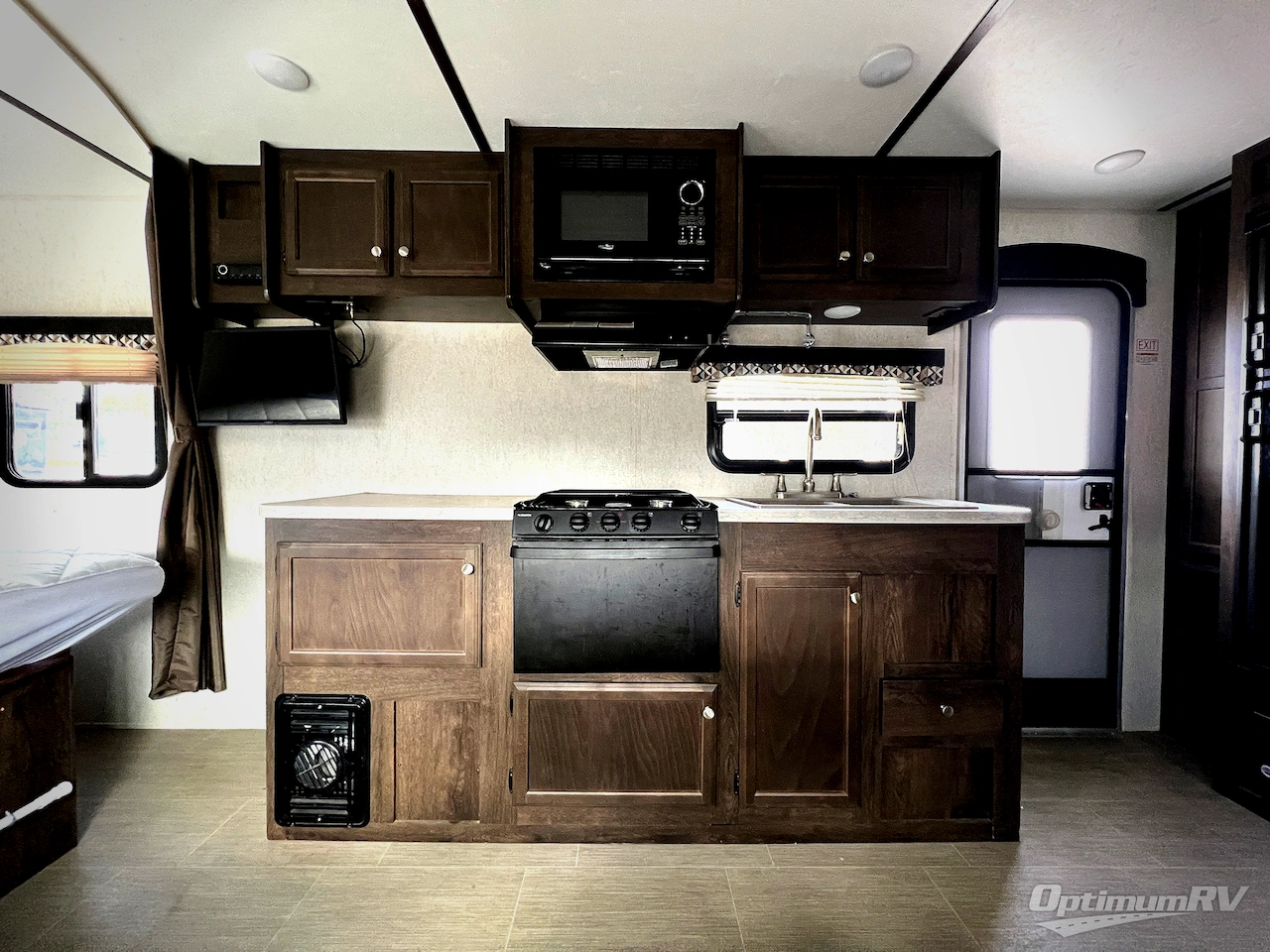 2019 Starcraft Launch Outfitter 21FBS Photo 8