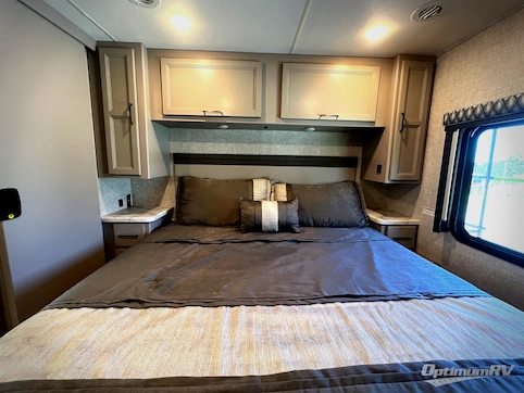 2022 Thor Hurricane 29M RV Photo 4