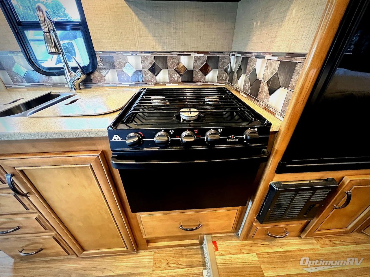 2017 Thor Quantum GR22 Photo 12