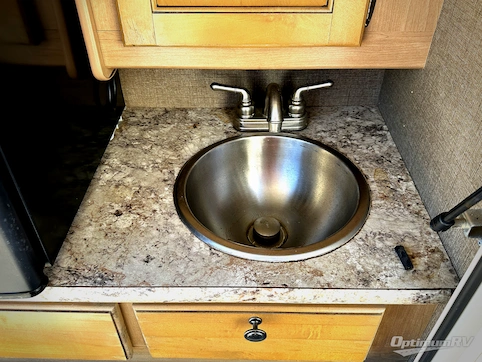 2018 Four Winds WINDSPORT 29M RV Photo 2