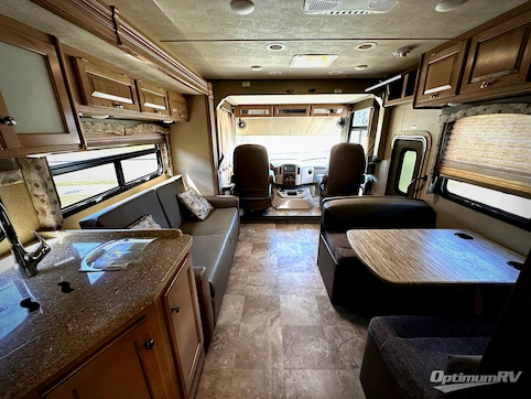 2018 Thor Windsport 29M RV Photo 2