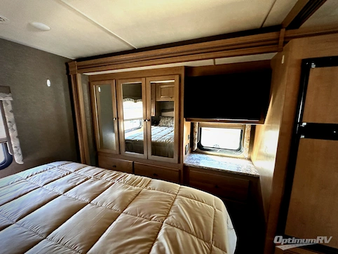2018 Thor Windsport 29M RV Photo 4