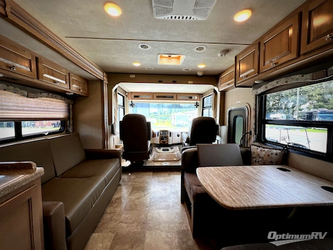 2018 Thor Windsport 29M RV Photo 2