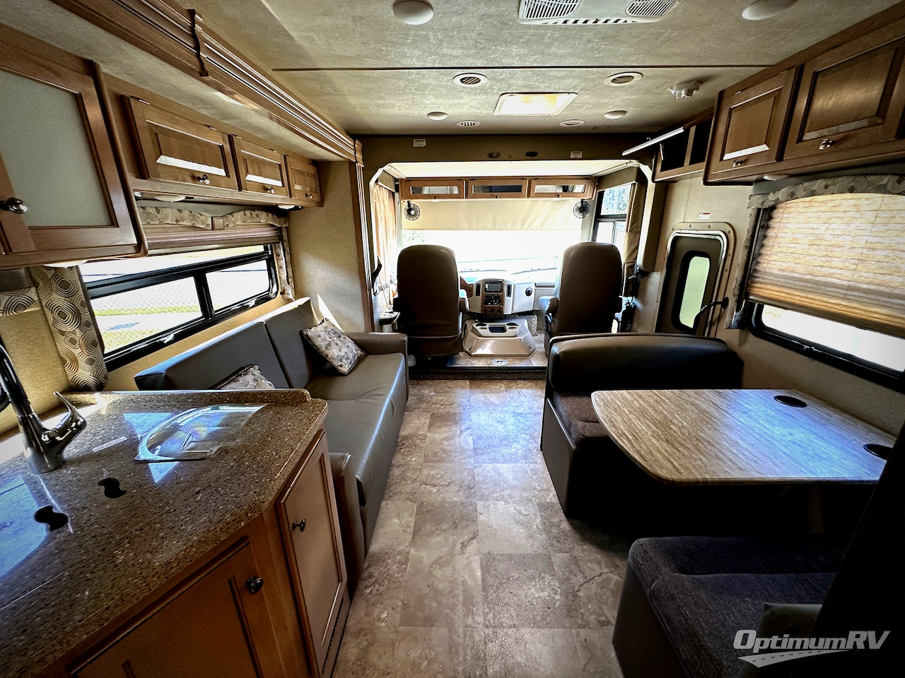 2018 Thor Windsport 29M Photo 7