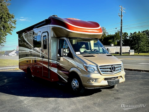 Used 2017 Dynamax isata 3 24FW Featured Photo