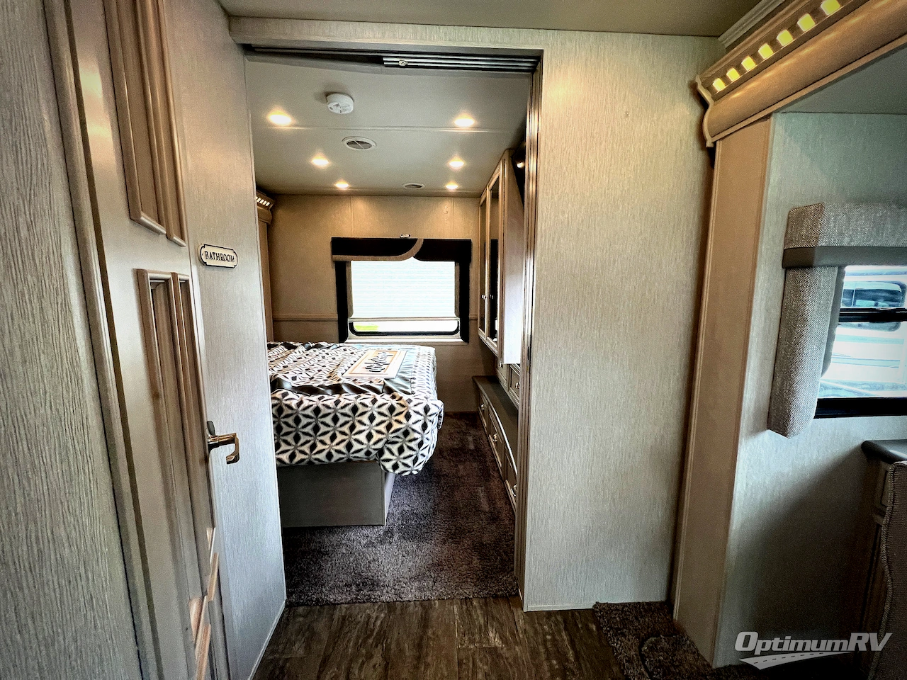 2020 Newmar Bay Star Sport 2702 Photo 15