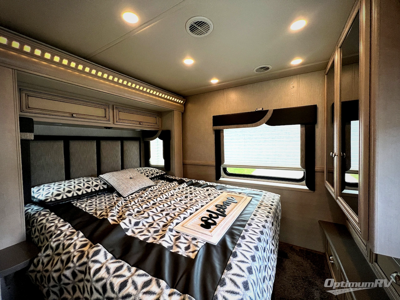 2020 Newmar Bay Star Sport 2702 Photo 16