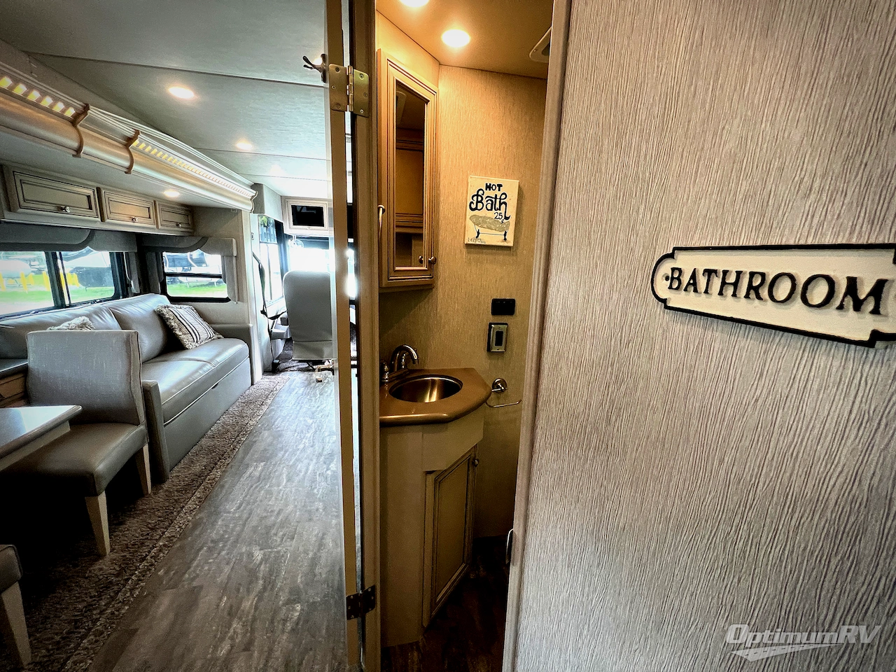 2020 Newmar Bay Star Sport 2702 Photo 21