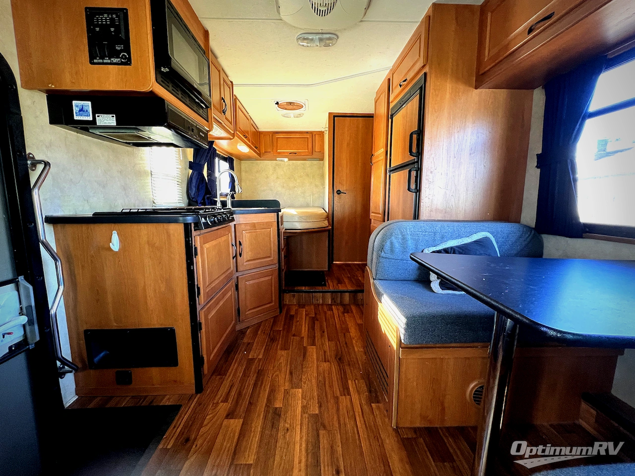 2013 Born Free Majestic 23A Photo 20