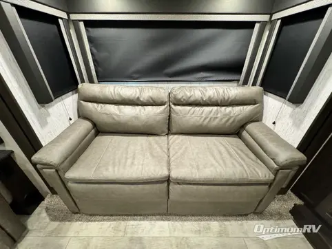 2021 Grand Design MOMENTUM 376THS RV Photo 3