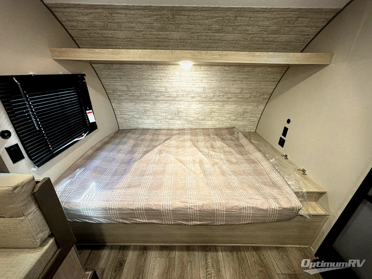 2026 Coachmen Catalina Summit Series 7 184BHSX Photo 7