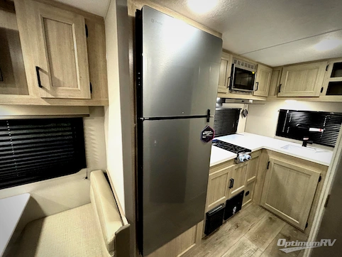 2026 Coachmen Catalina Summit Series 7 194RBS RV Photo 4