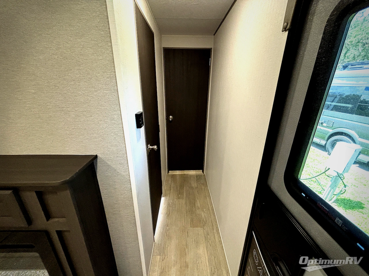 2027 Coachmen Catalina Legacy Edition 283RKS Photo 6