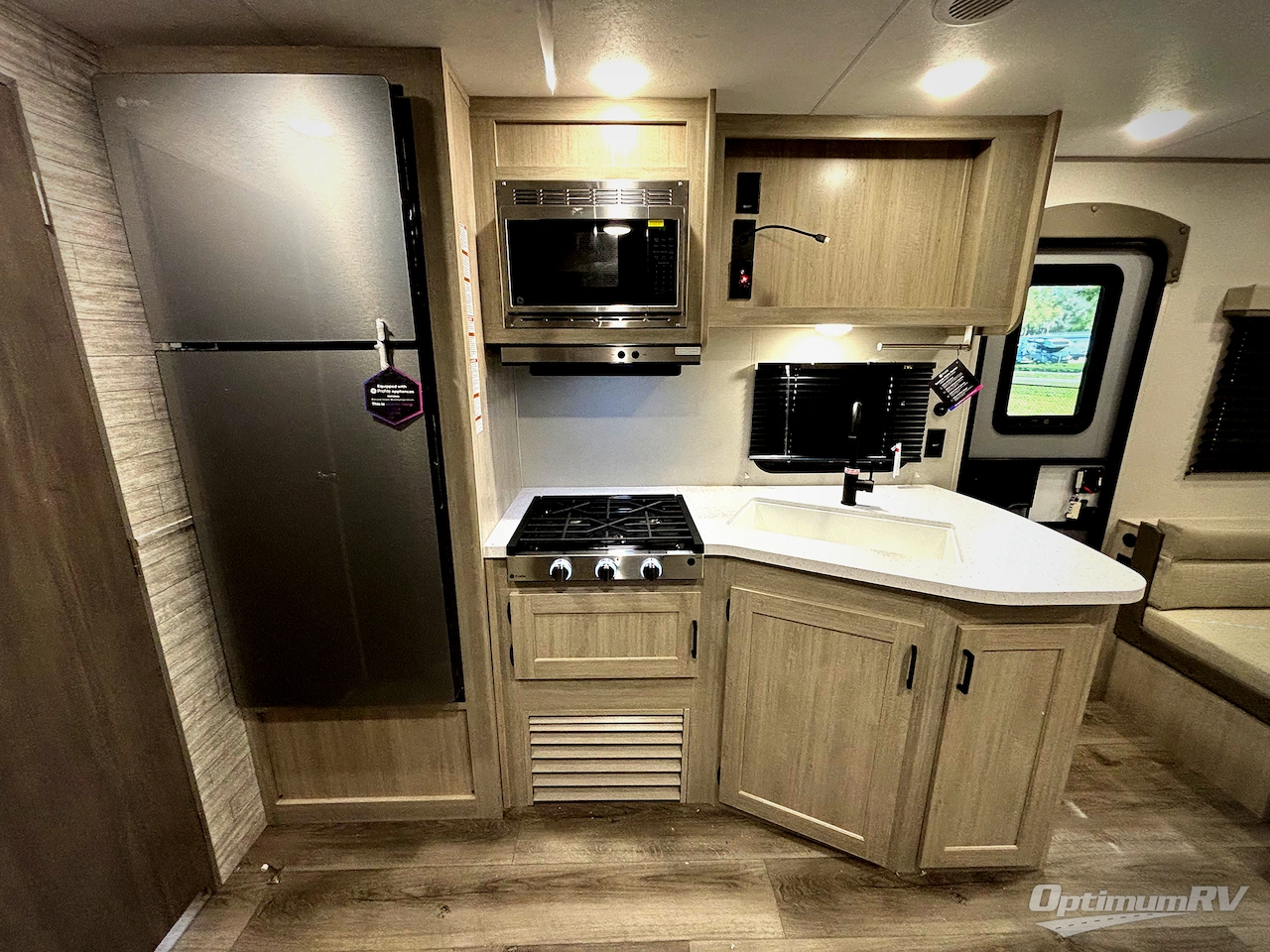 2026 Coachmen Catalina Summit Series 8 231MKS Photo 6