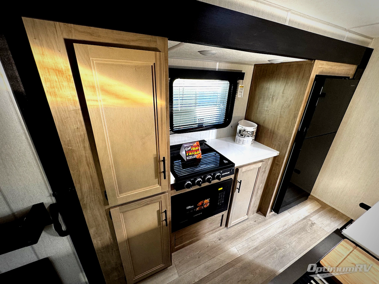2026 Forest River Cherokee Wolf Den Black Label 273XLKBL Photo 8