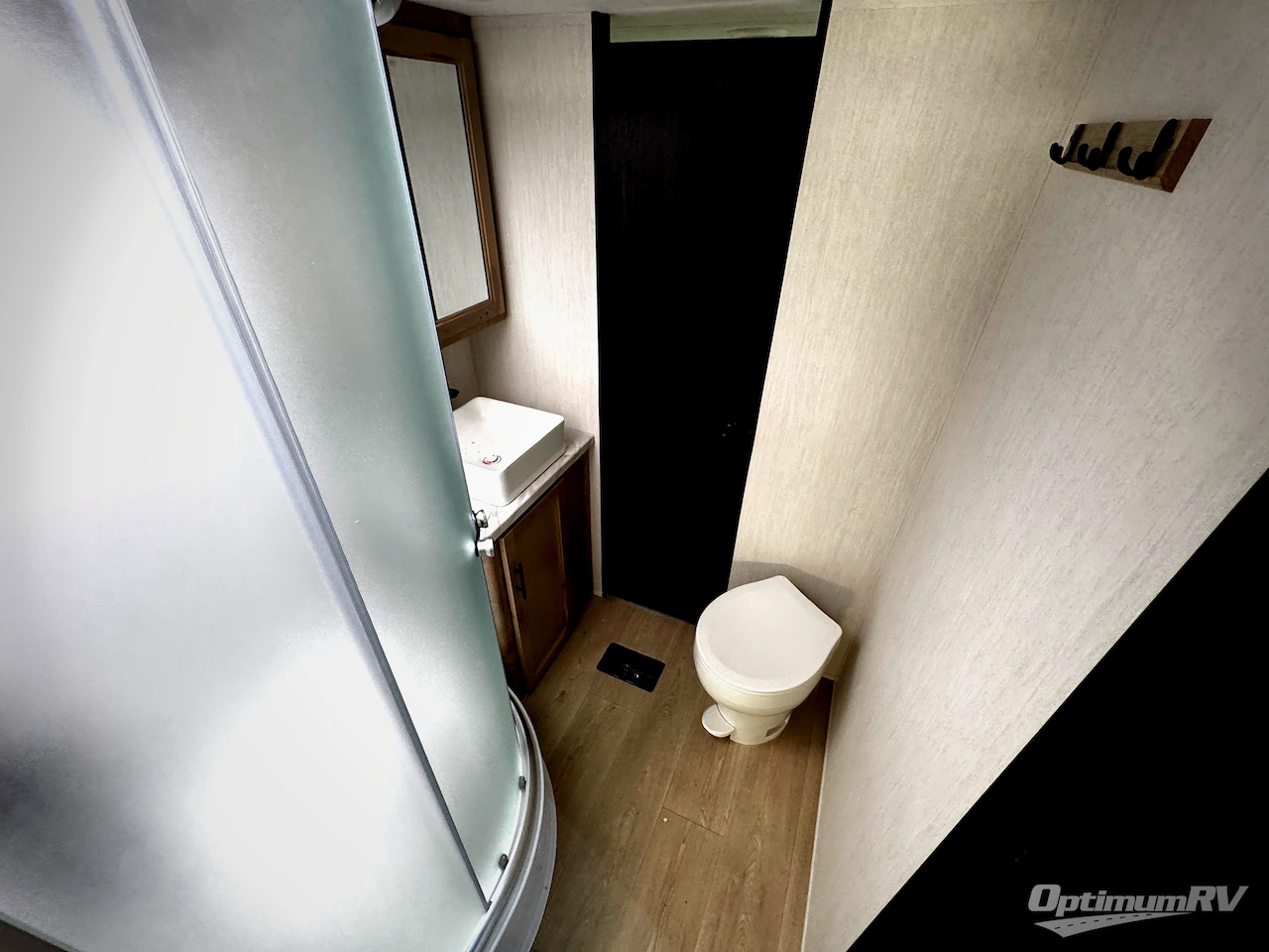 2026 Forest River Cherokee Wolf Den Black Label 273XLKBL Photo 12